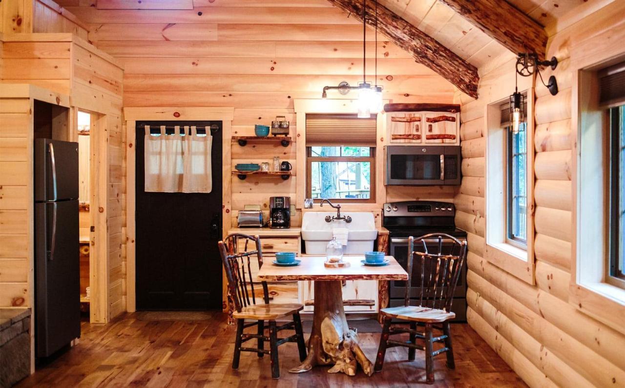 Cricket Hill Treehouse B By Amish Country Lodging Millersburg Eksteriør billede