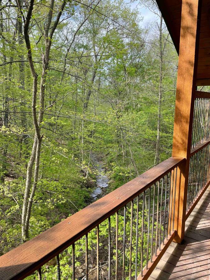 Cricket Hill Treehouse B By Amish Country Lodging Millersburg Eksteriør billede