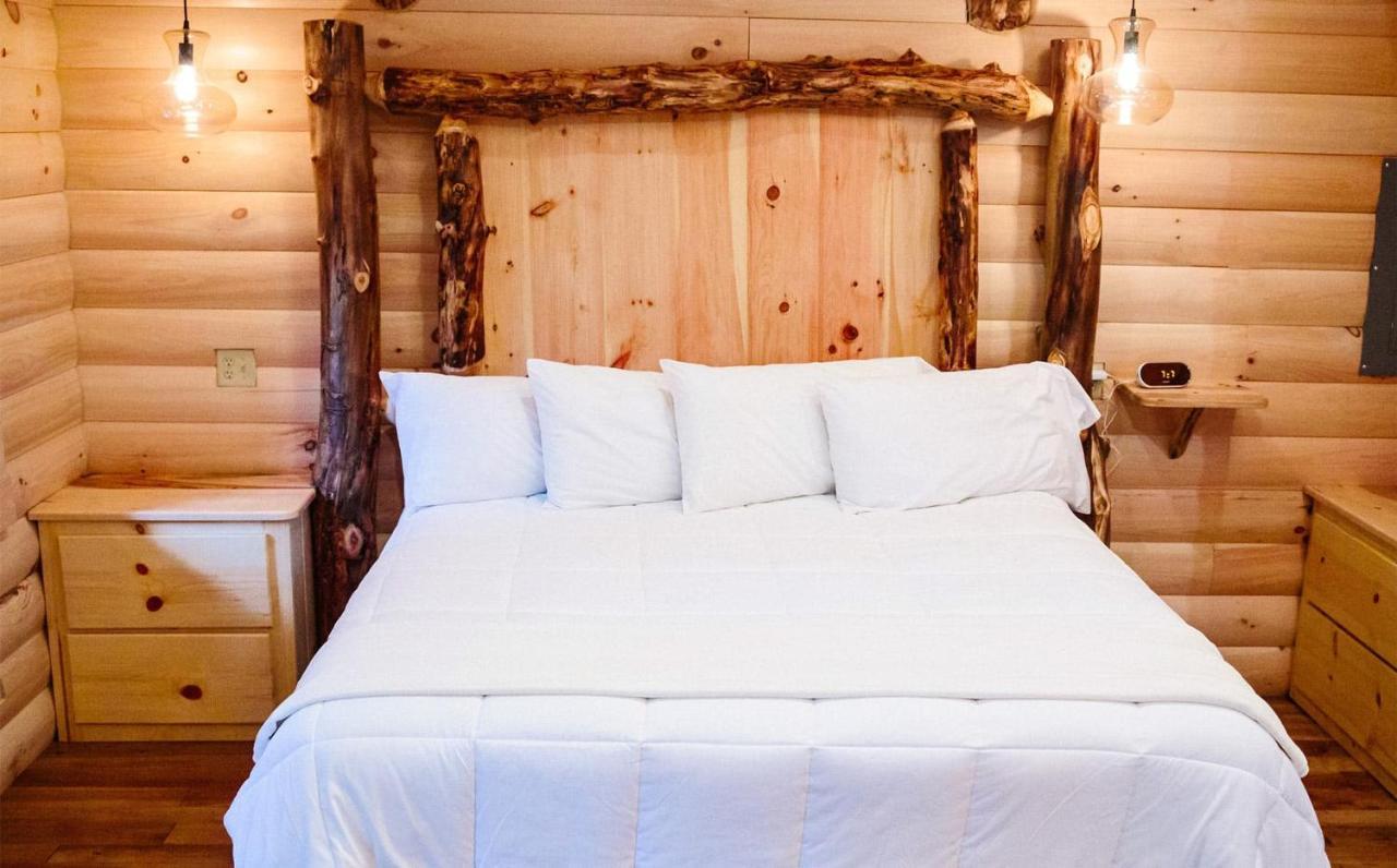 Cricket Hill Treehouse B By Amish Country Lodging Millersburg Eksteriør billede