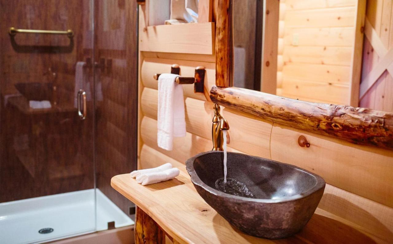 Cricket Hill Treehouse B By Amish Country Lodging Millersburg Eksteriør billede