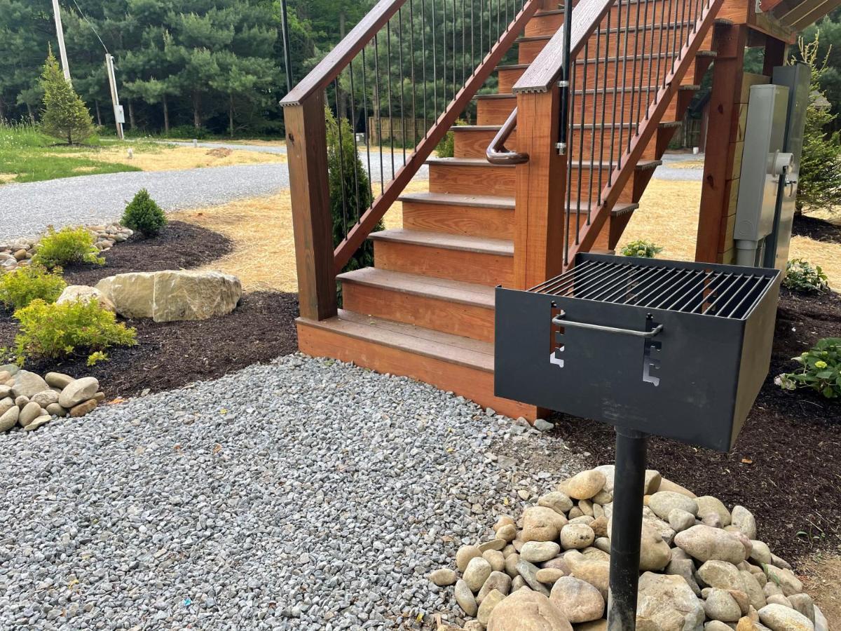 Cricket Hill Treehouse B By Amish Country Lodging Millersburg Eksteriør billede