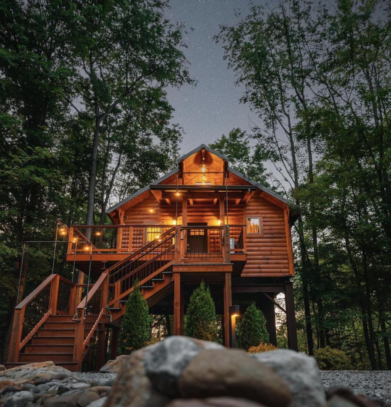 Cricket Hill Treehouse B By Amish Country Lodging Millersburg Eksteriør billede